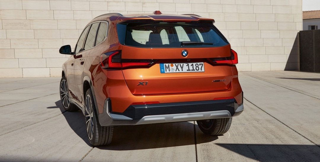 Ассистент движения задним ходом.