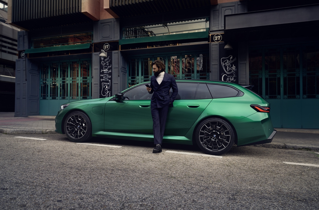 Ваш BMW способен самостоятельно парковаться и выезжать с парковочного места.