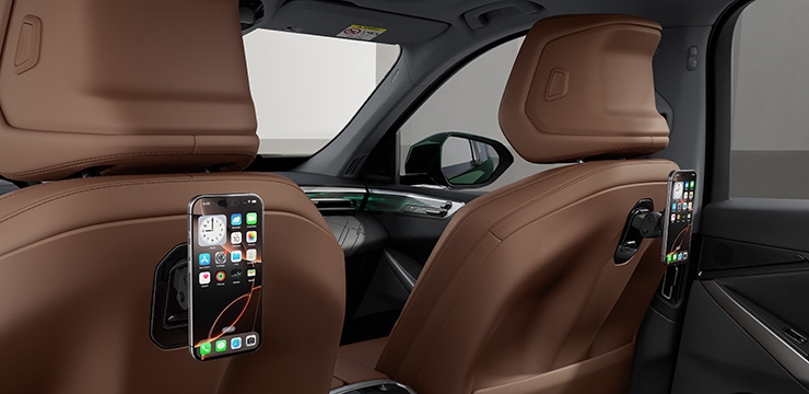 NEW BMW X5, Лучшие места — в том числе и для вашего смартфона.