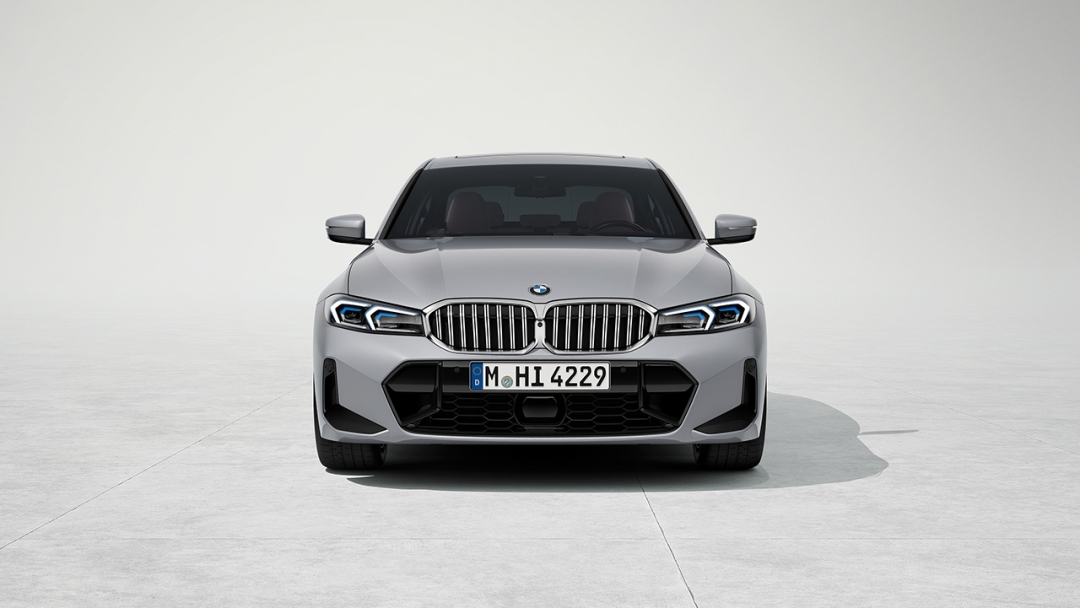 Спортивный, стильный, роскошный.