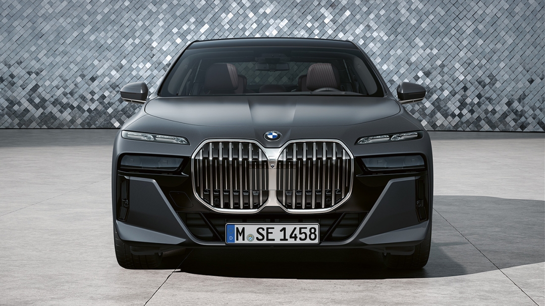 Дизайн передней части.