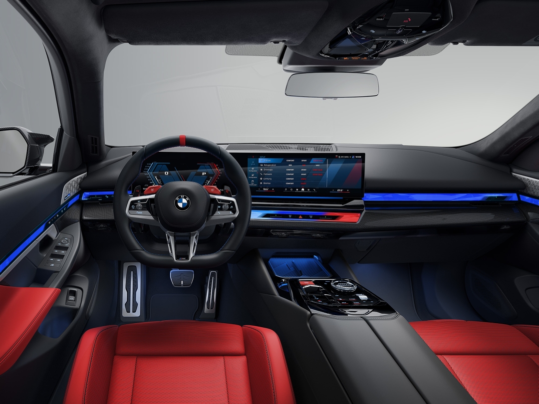 Больше динамики.